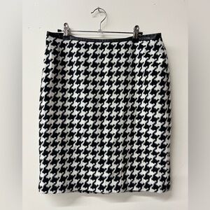 Talbots Classic Houndstooth Pencil Skirt - Black & White